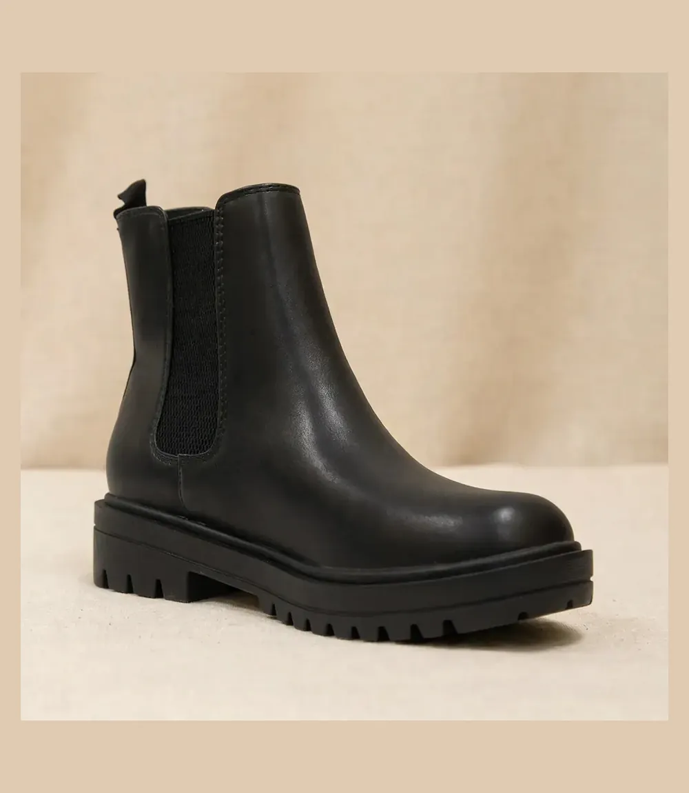 Best chunky Chelsea boots for women on Amazon 2026 - Soda Pilot chunky lug sole Chelsea booties